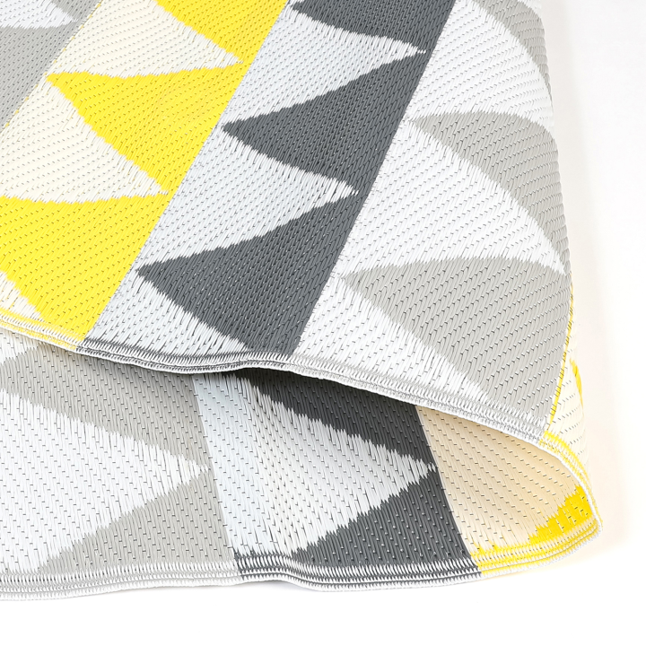 Tapis extérieur SARI triangles gris et jaune 180x280 CM