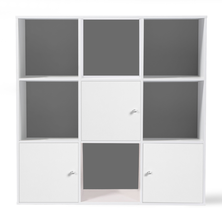 Meuble de rangement cube 9 cases bois  blanc avec 3 portes blanches fond gris