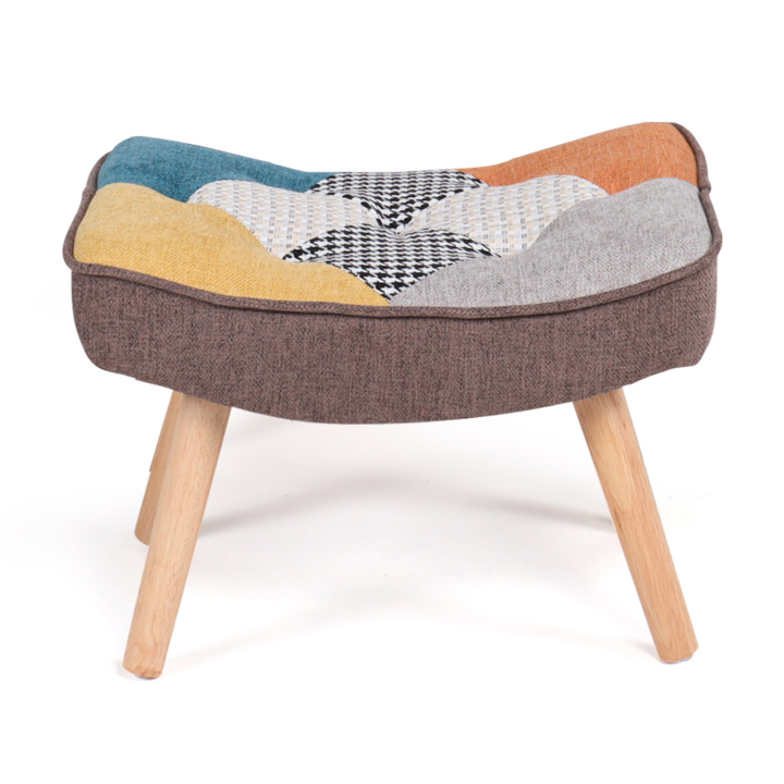 Fauteuil scandinave IVAR avec repose pieds en tissu patchwork multicouleurs