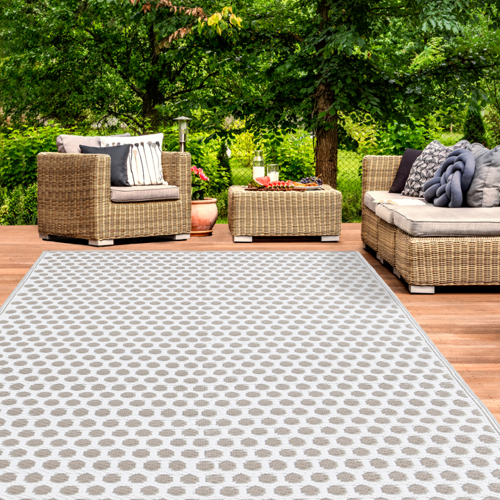 Alfombra de exterior barata beige y blanca 270 x 370 cm | ID Market