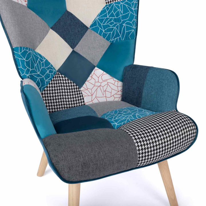 Fauteuil scandinave IVAR en tissu patchwork et velours bleu