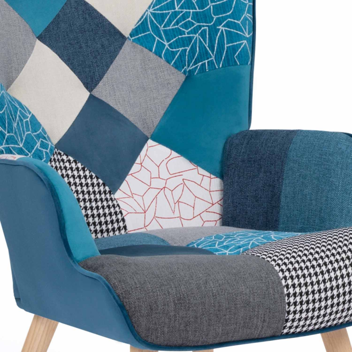 Fauteuil scandinave IVAR avec repose pieds en tissu patchwork et velours bleu