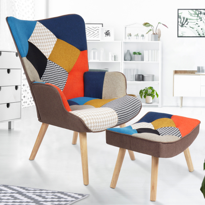 Fauteuil scandinave IVAR avec repose pieds en tissu patchwork multicouleurs et imprimé pied de poule