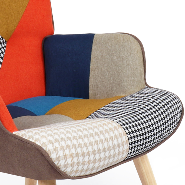 Fauteuil scandinave IVAR avec repose pieds en tissu patchwork multicouleurs et imprimé pied de poule