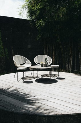 Salon de jardin bas sur terrasse ronde