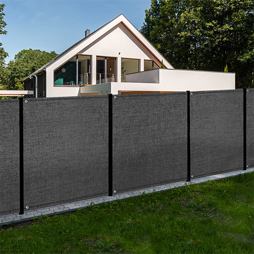 Quelles clôtures pour garantir intimité, confort et sécurité dans