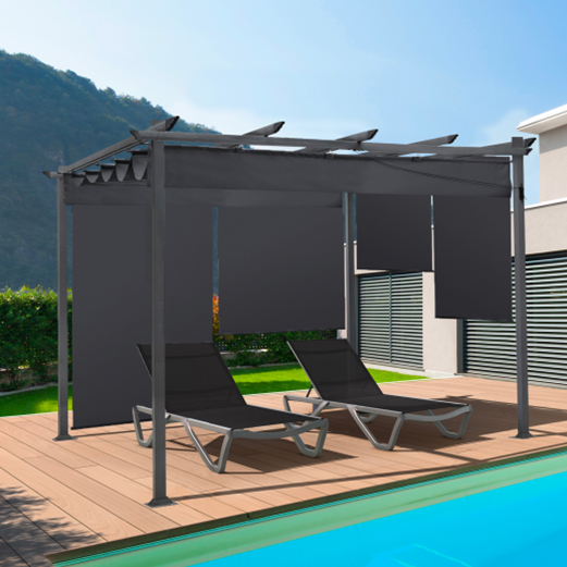 Une pergola installée au bord d’une piscine